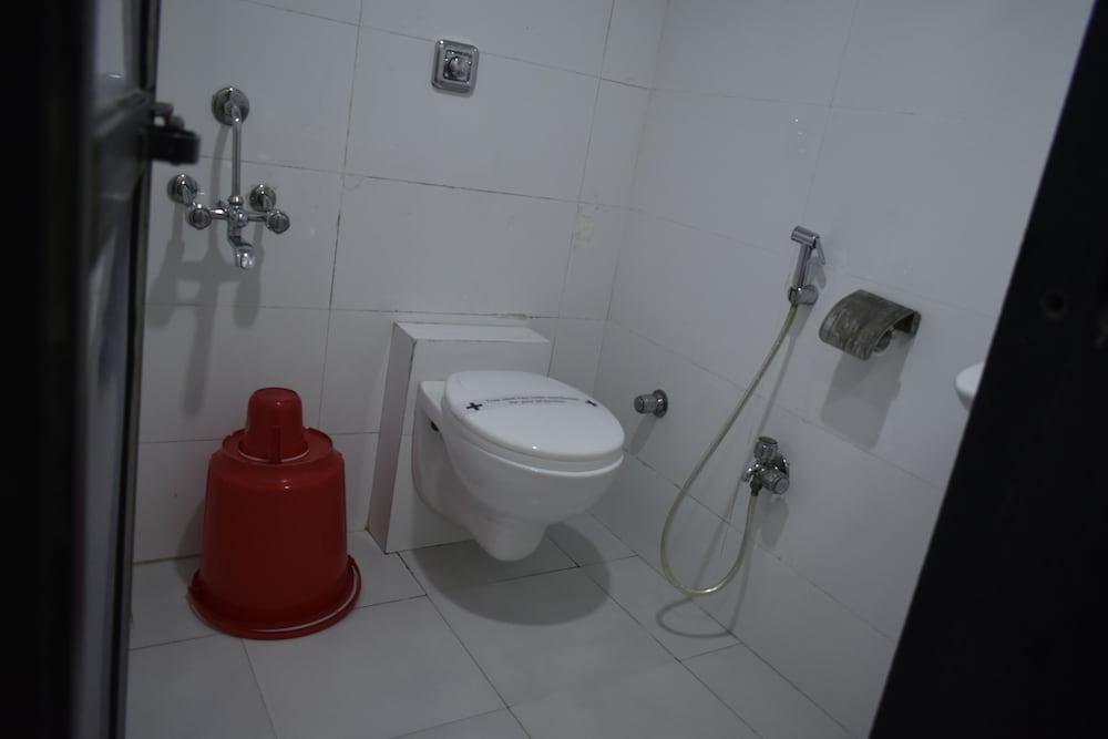 Arma Court - Near Us Embassy, Bkc Hotel