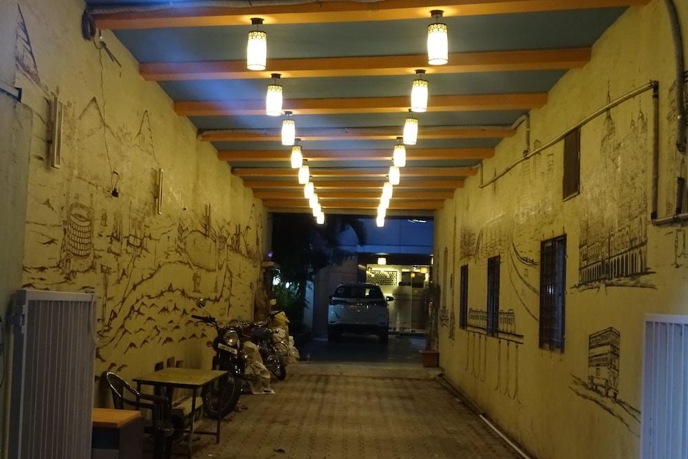 Sunshine Airport Hotel Mumbai