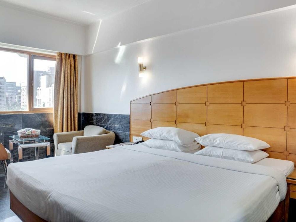 Ramee Guestline Khar Hotel