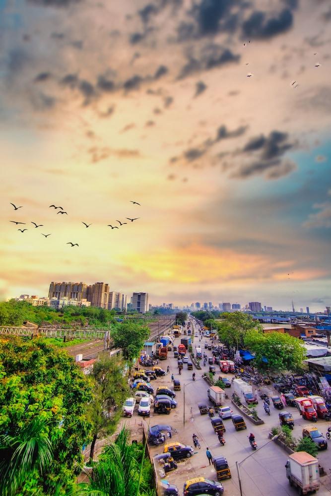 Hotel La Metro Near Bkc