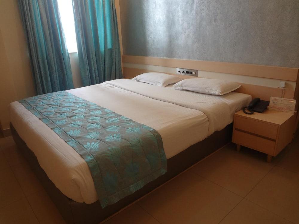 Hotel Diplomat, Colaba Mumbai