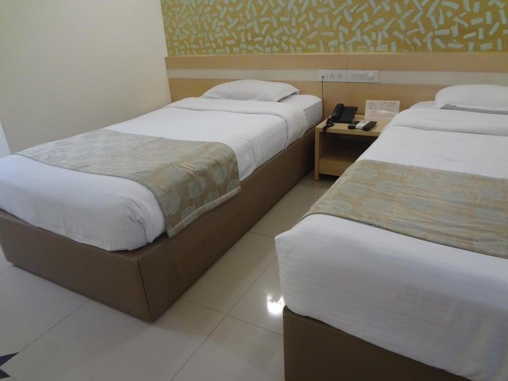 Diplomat, Colaba 3* Mumbai