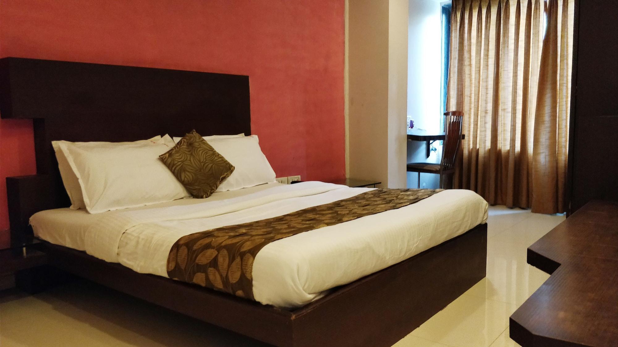 Kamran Residency-near Us Embassy Hotel 3*