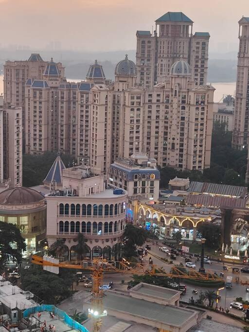 Trendy1br+smart Kitchen +living Room+1.5 Toilets Mumbai