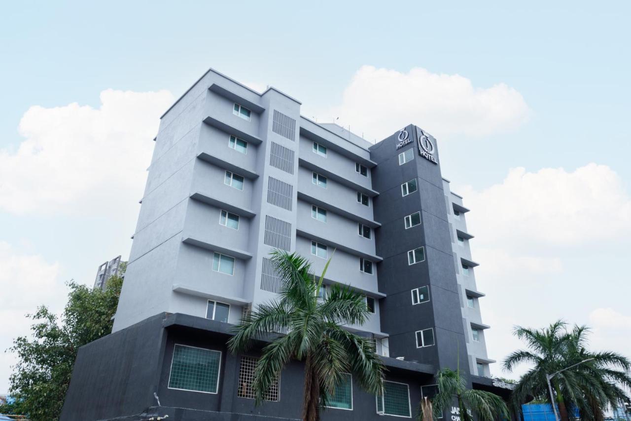 Hotel J And Banquets 3*