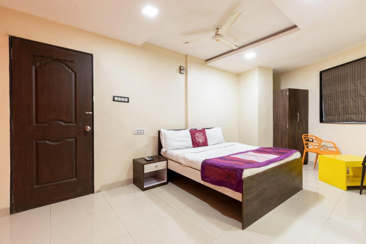 Hotel Girgoan Palace Mumbai