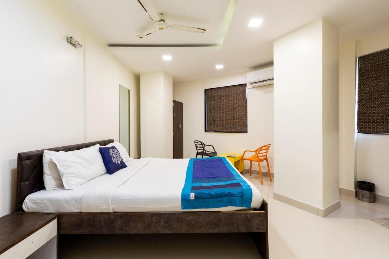 Hotel Girgoan Palace