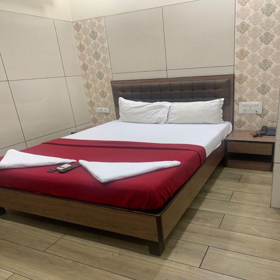 Royal Residency - Chembur 2*