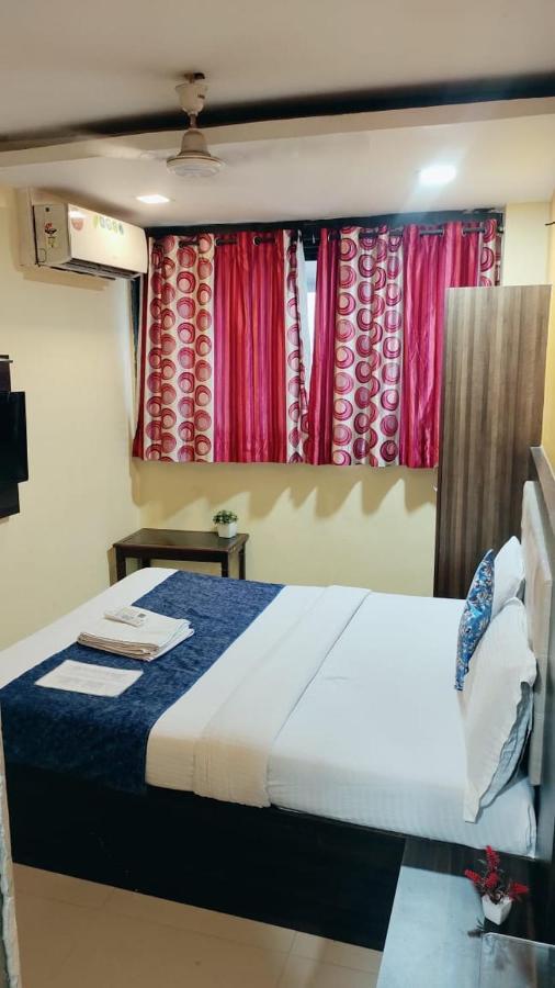 Hotel Golden Galaxy - Santacruz East Mumbai