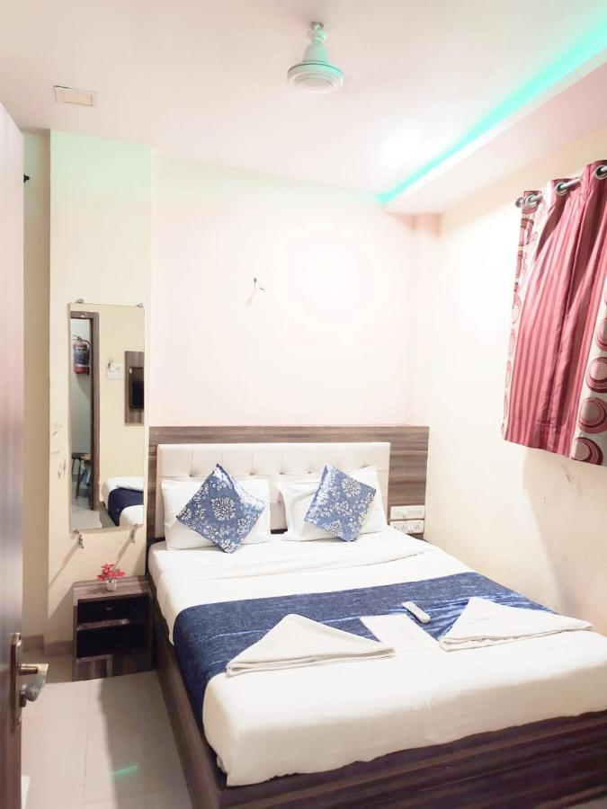 Golden Galaxy - Santacruz East Hotel