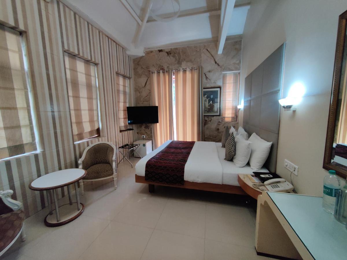 Hotel Capital