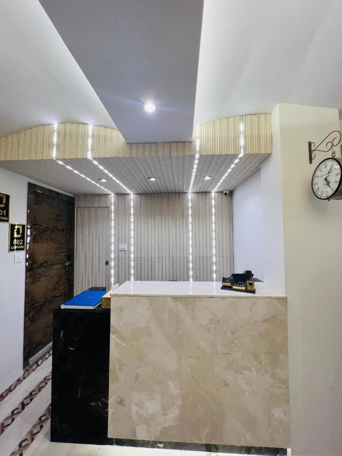 Larmont Luxury