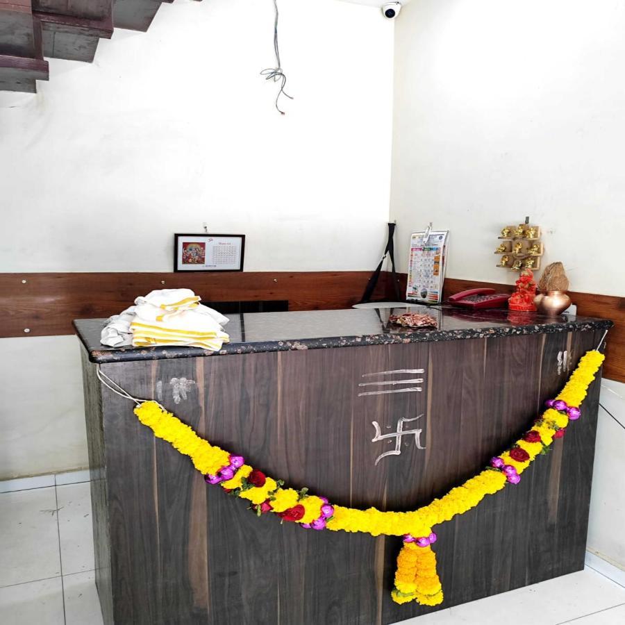 Hotel Borivali Executive - Near Borivali Railway Station