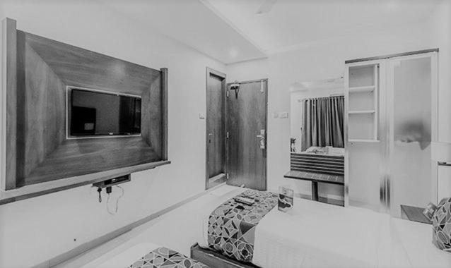 Fabhotel Realm Hotel