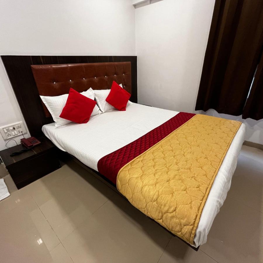 Hotel Borivali Executive - Near Borivali Railway Station 3*
