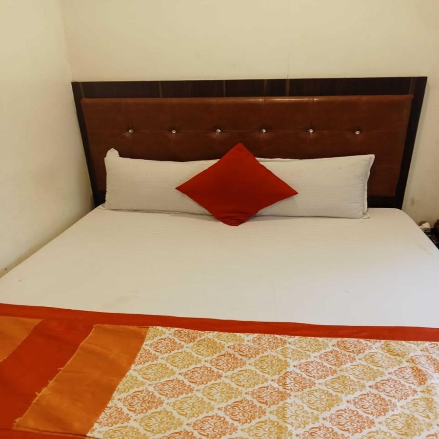 Hotel Borivali Executive - Near Borivali Railway Station
