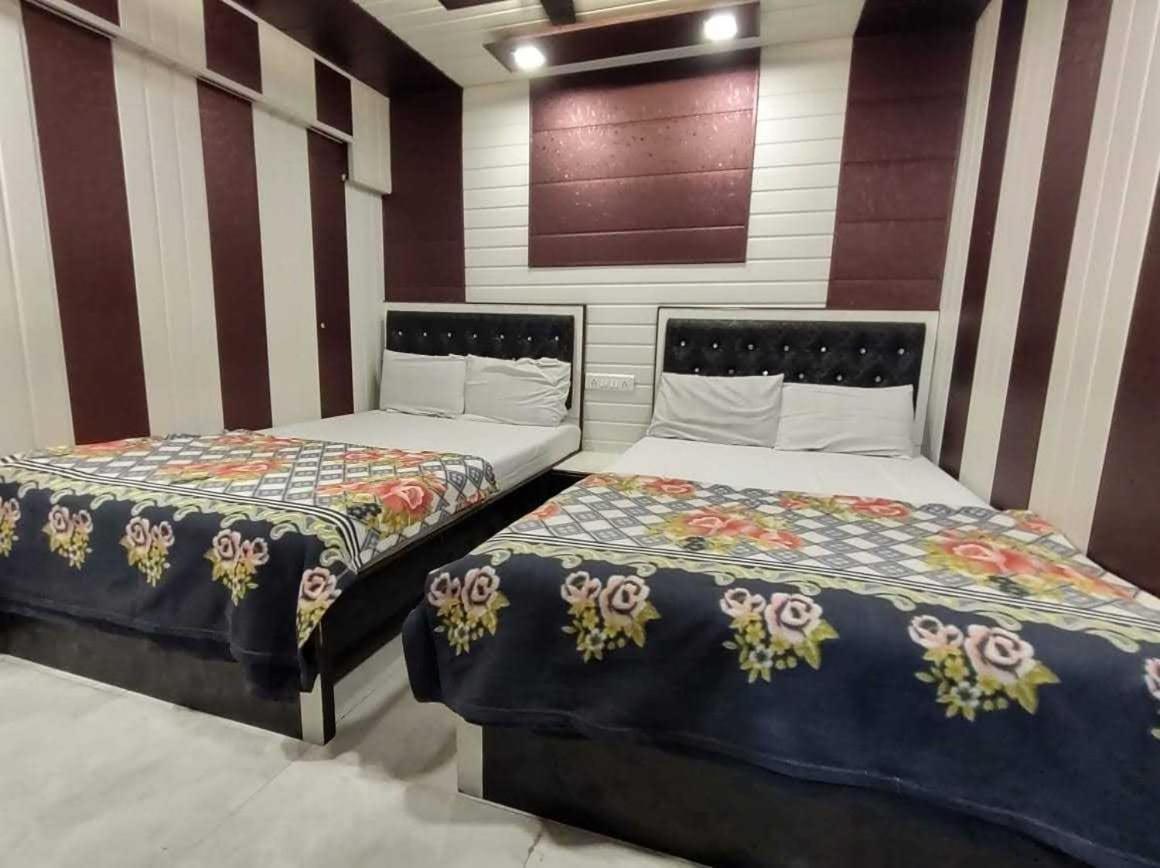 Oyo Flagship 80644 Noble Palace Hotel Mumbai