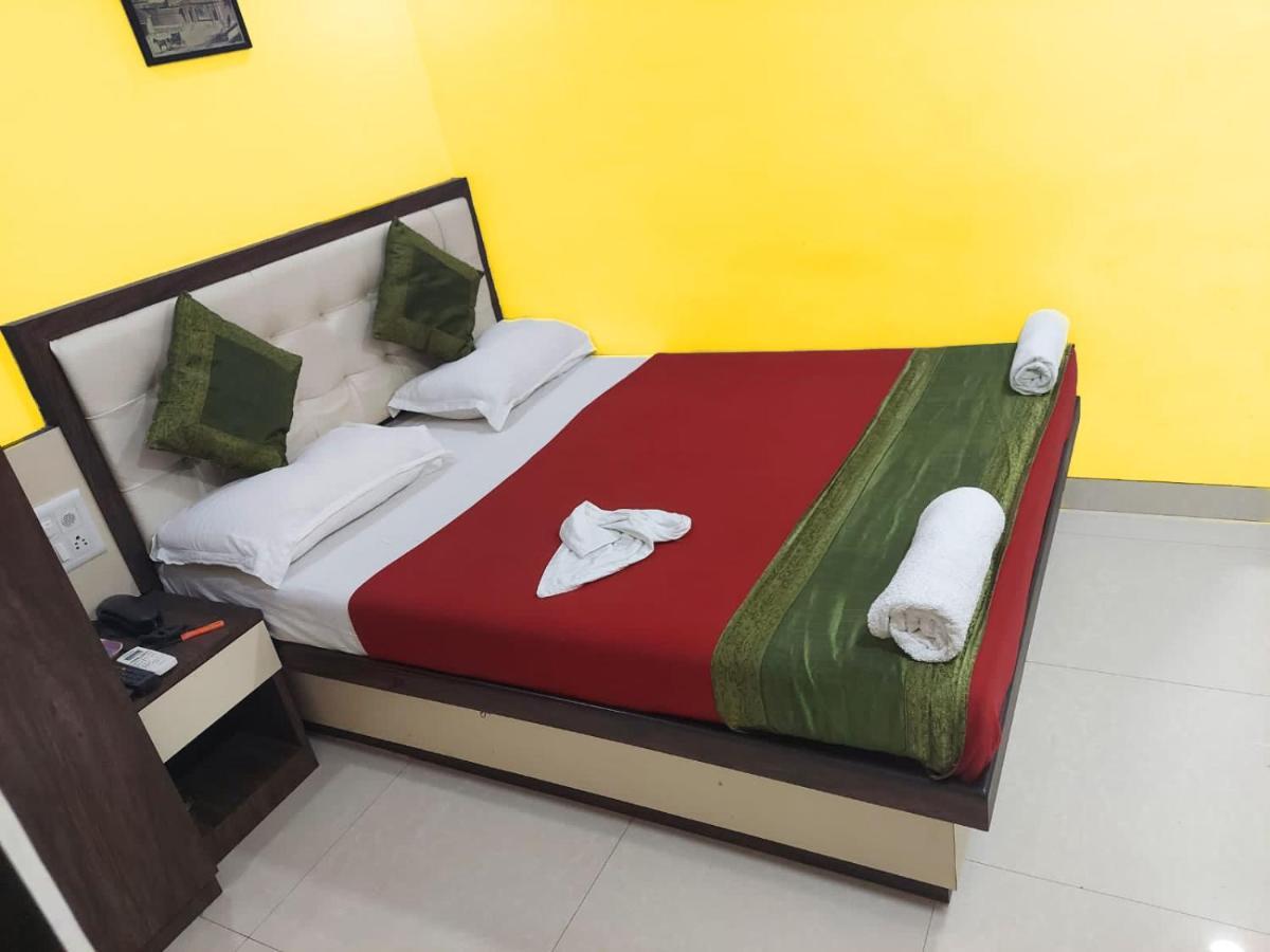 Hotel Afra Dormitory For Female & Male 5 Min From Airport Mumbai