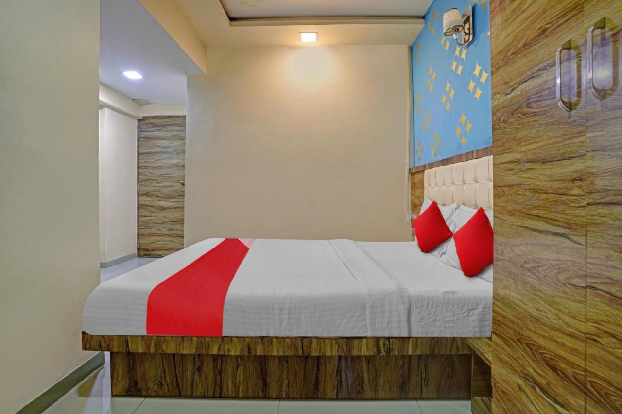 Hotel Pop 81030d Crystal Park Jogeshwari 3*