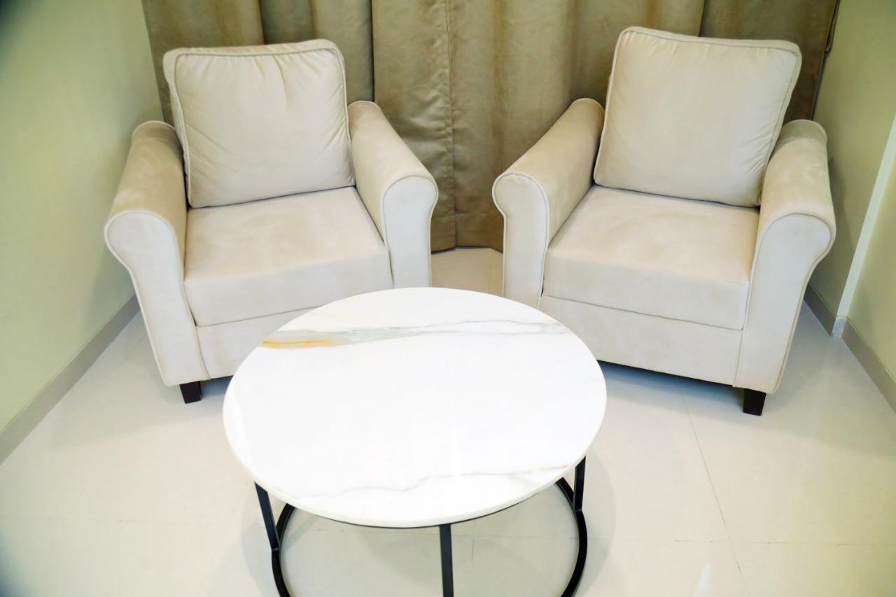 Country & By Turtle - Airport 3* Mumbai