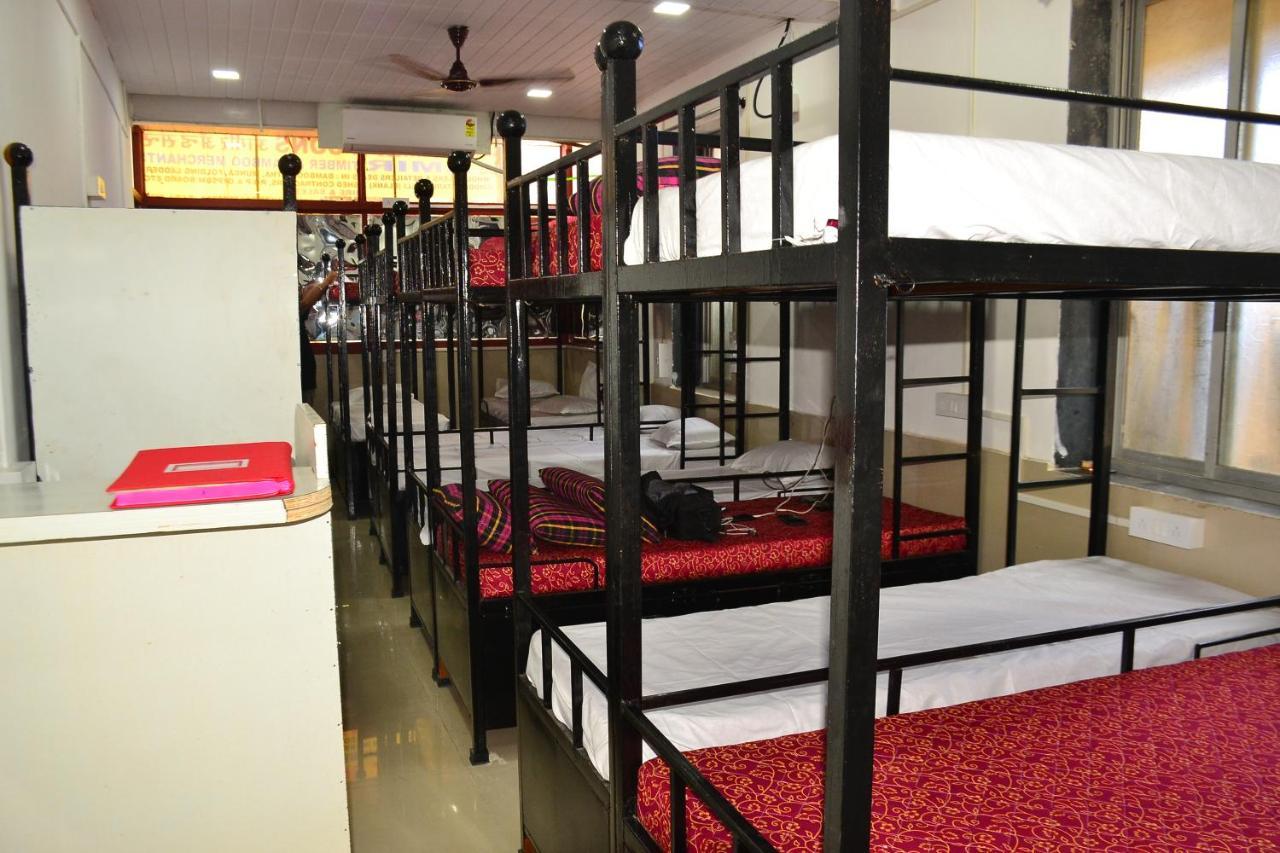 Hostel Yaan Gents