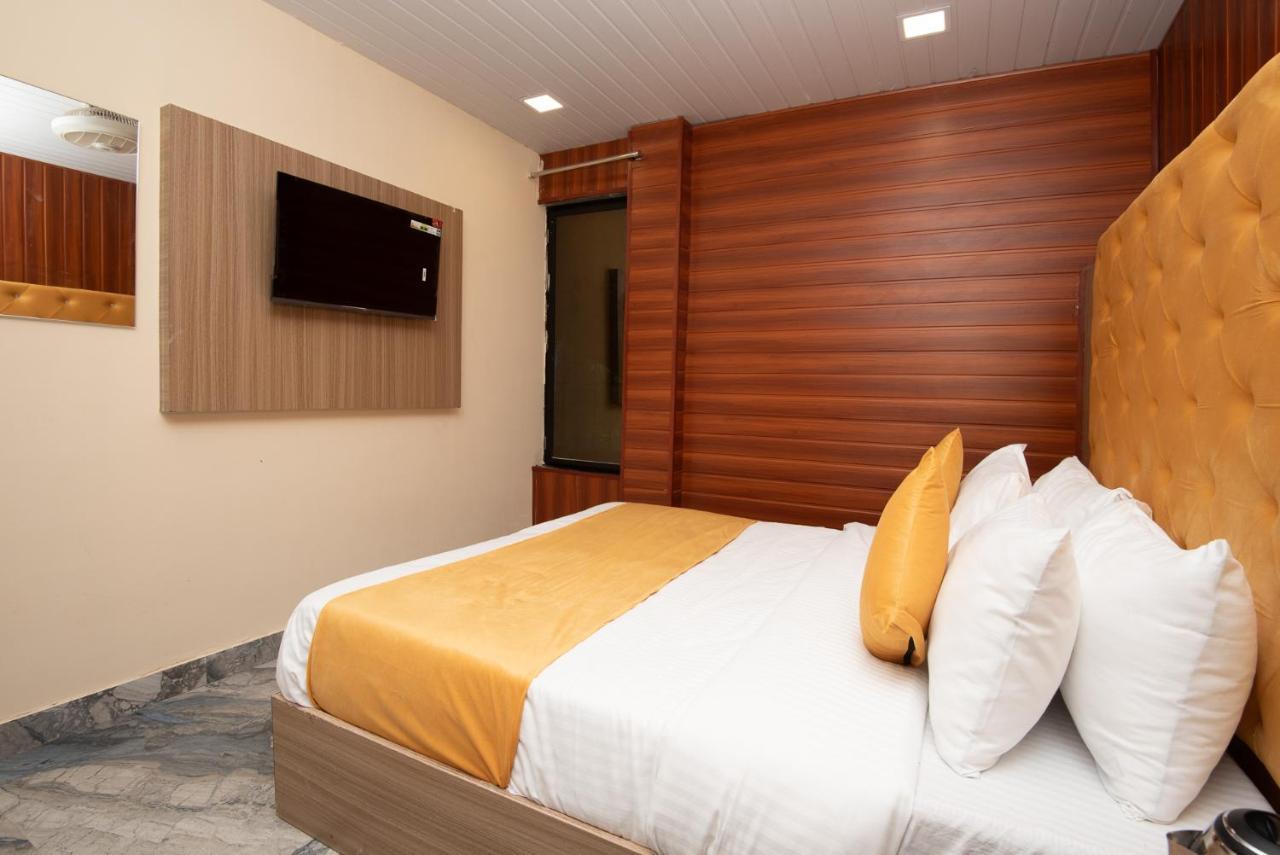 Priceless Exhibition Centre Goregaon West Hotel