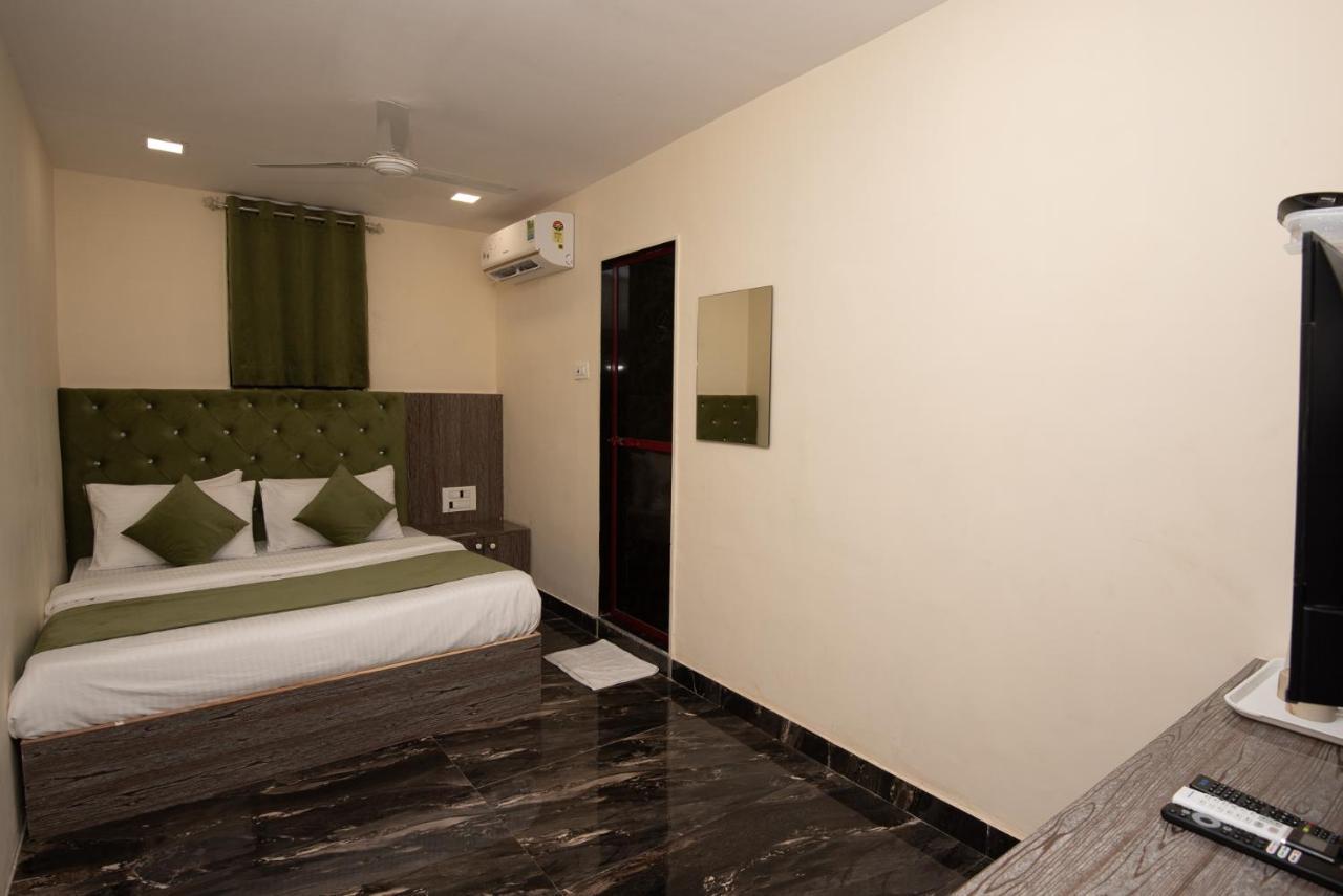 Hotel Priceless Exhibition Centre Goregaon West Mumbai