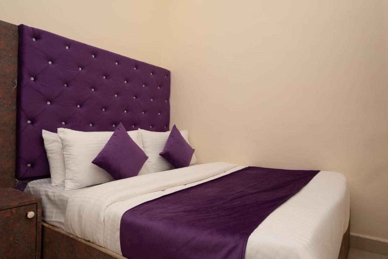 Hotel Priceless Exhibition Centre Goregaon West 2*