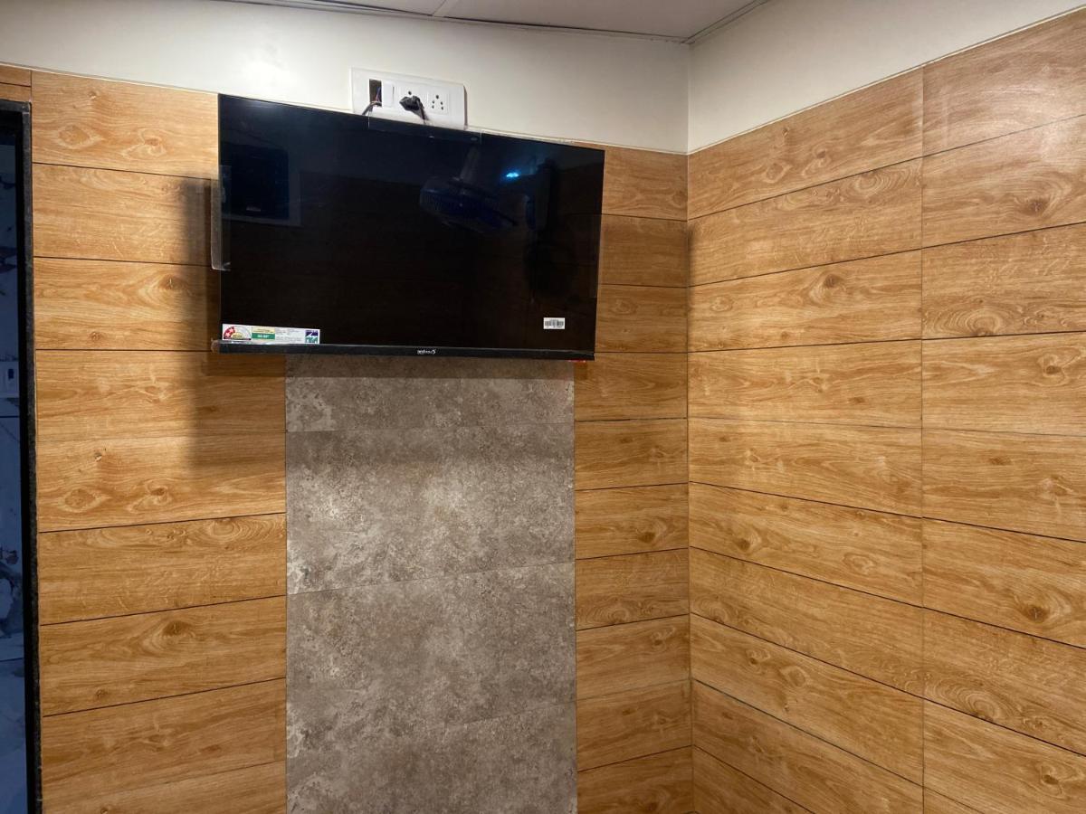 Hotel Nityanand 2*