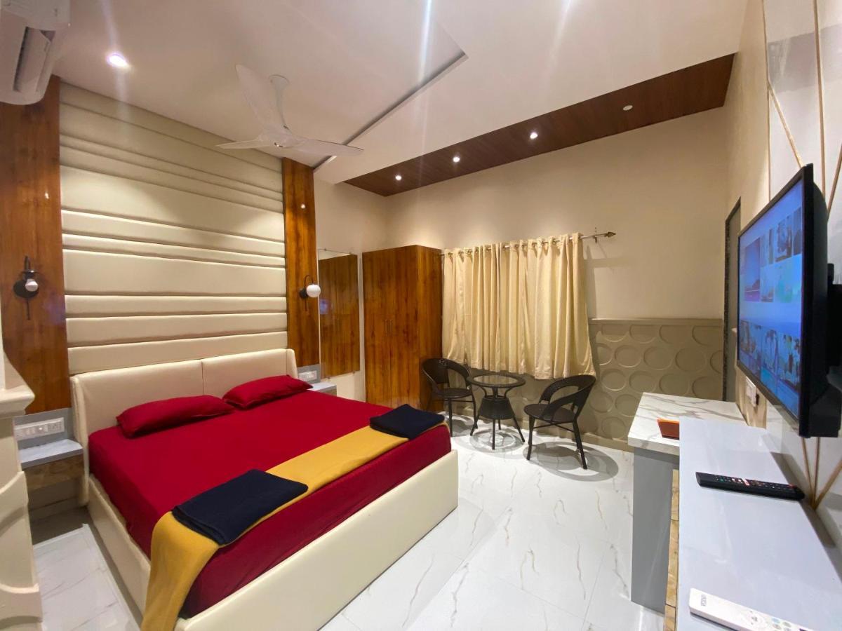 Hotel Collection O Palm Springs Mumbai