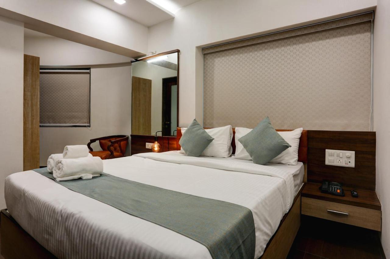 Hotel Ozone Colaba 3*