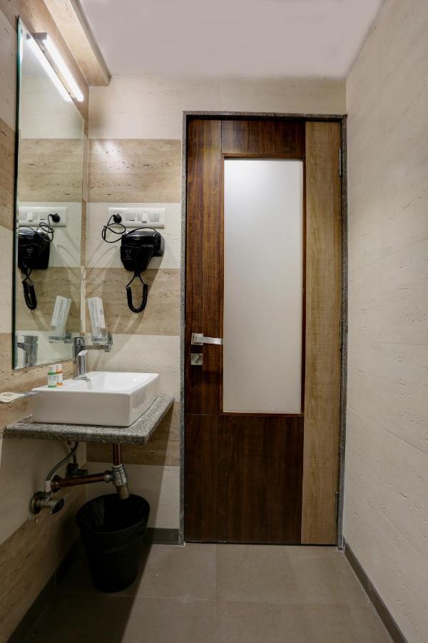 Ozone Colaba Hotel