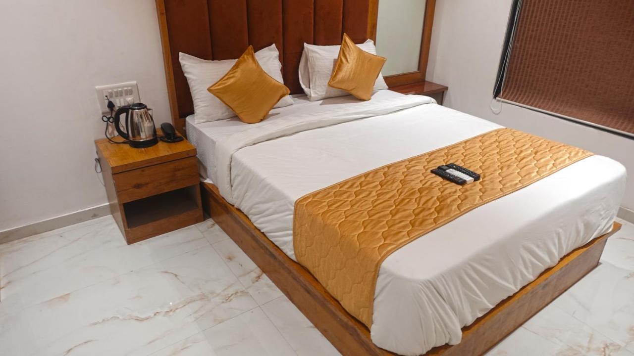 Palms Residency, Chembur Hotel