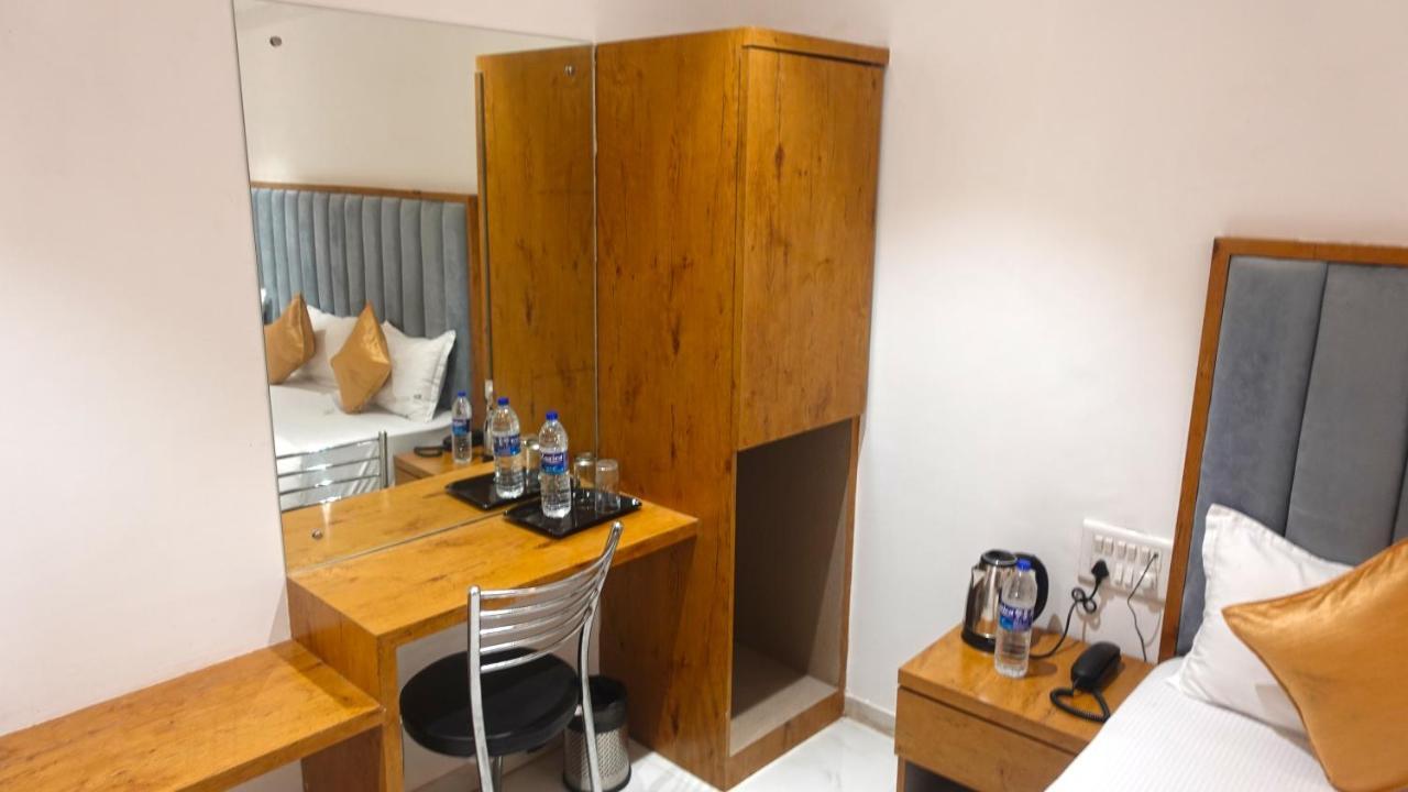 Palms Residency, Chembur Hotel