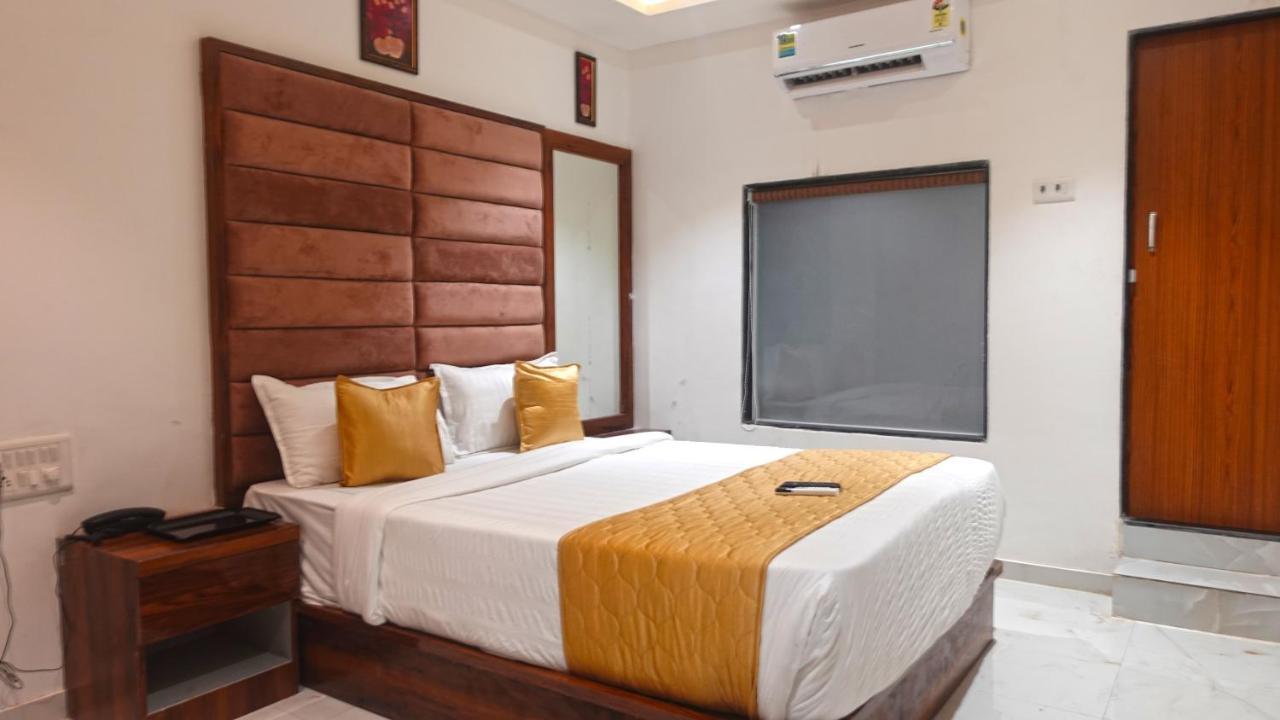 Hotel Palms Residency, Chembur Mumbai