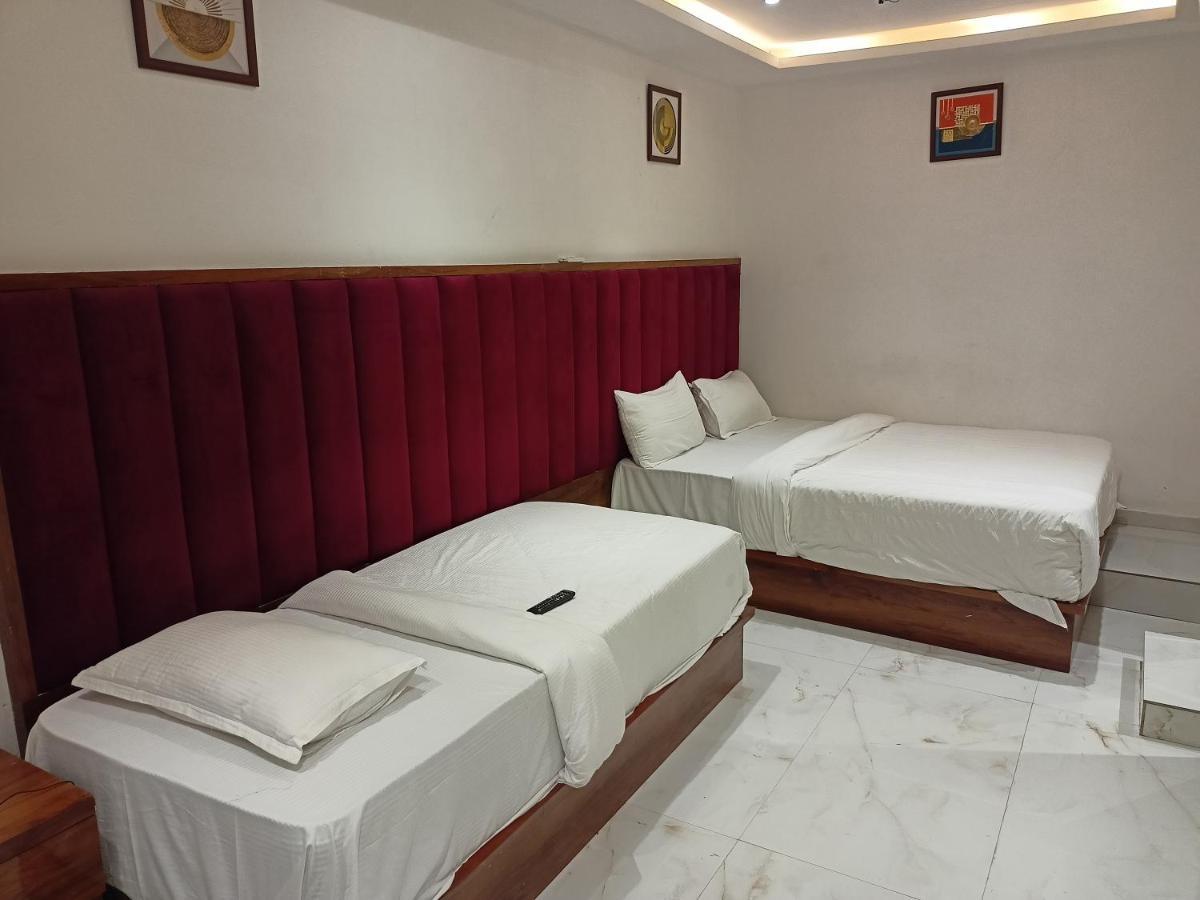 Hotel Palms Residency, Chembur