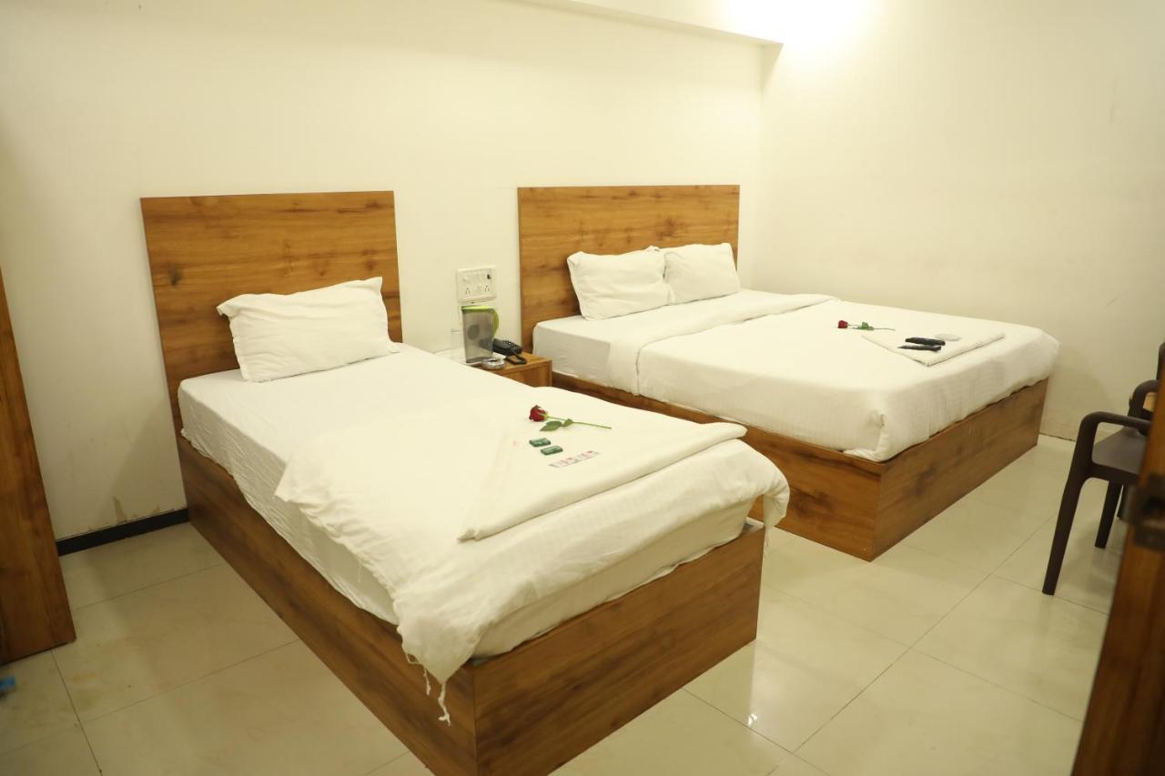 Hotel Shiv Leela Grand 2*