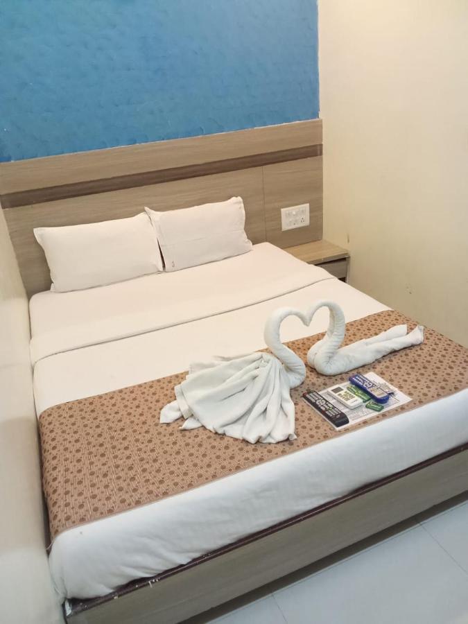 Guest house Time Gold Near Domestics Airport *