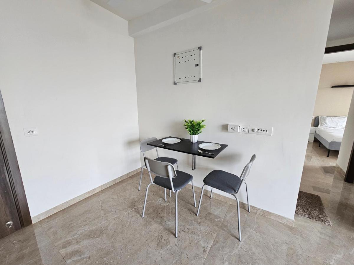Lite - Powai Apartment