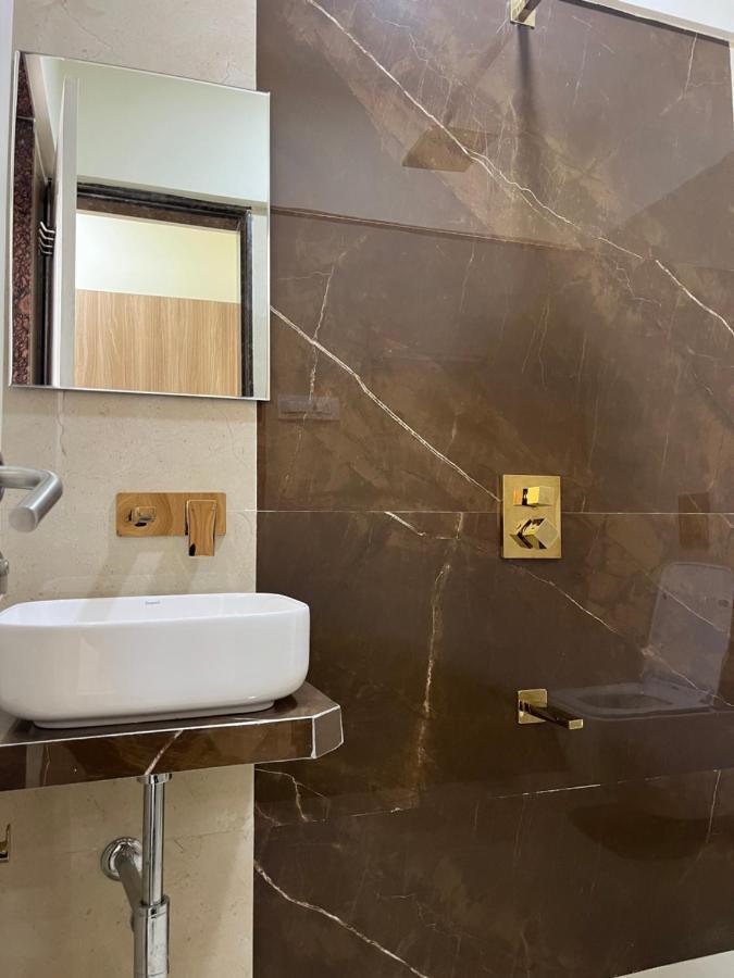 3bhk Santacruz 802 * Mumbai