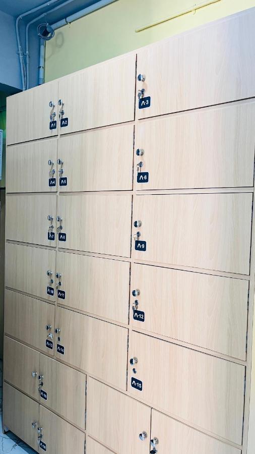 Capsule hotel Astropods *