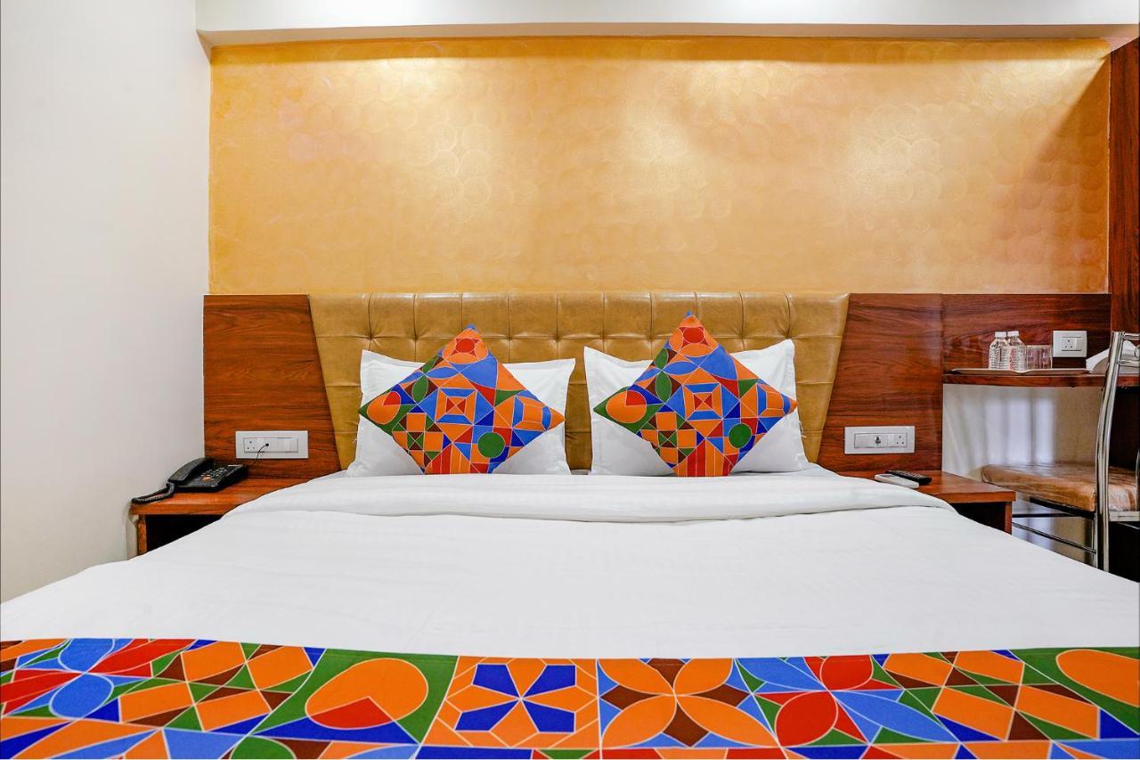 Fabexpress Alive - Nr Juhu Hotel