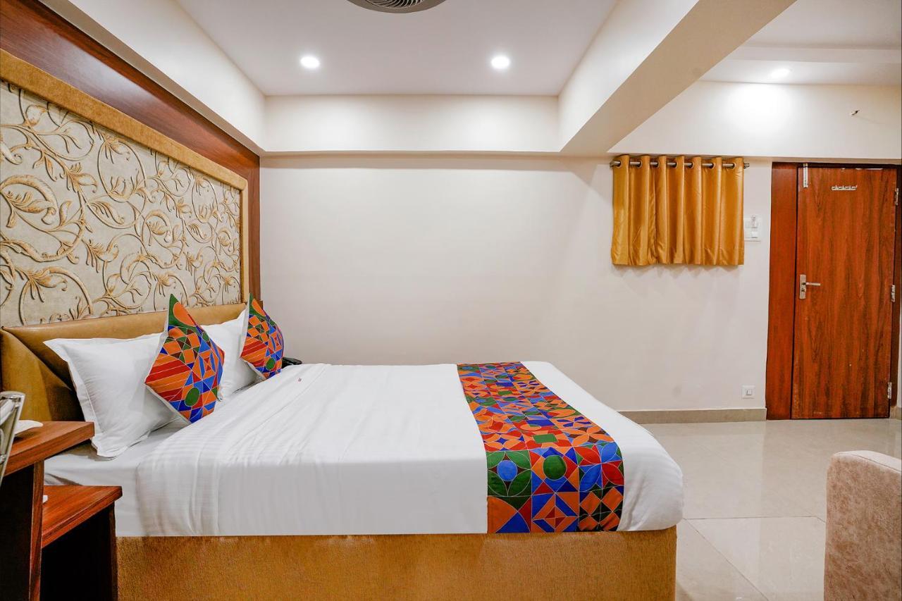 Fabexpress Alive - Nr Juhu Hotel 3*