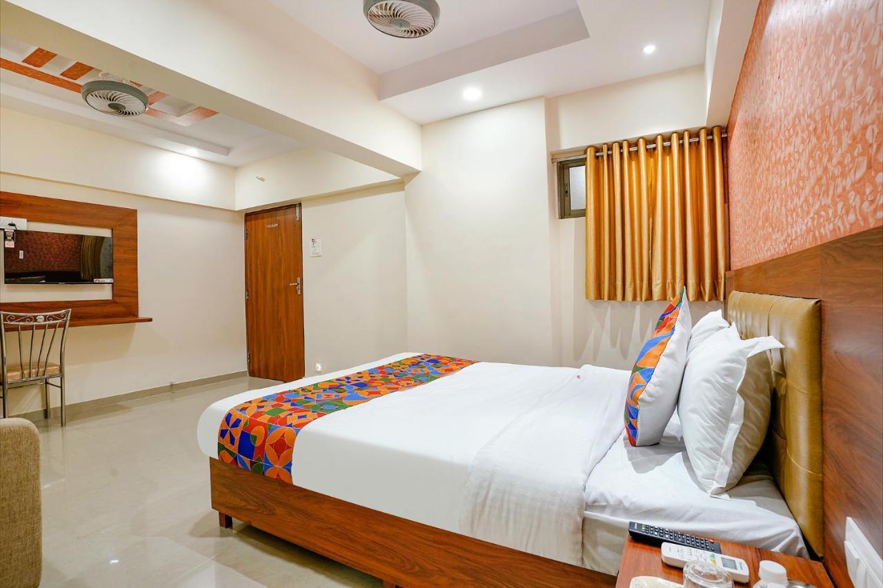 Fabexpress Alive - Nr Juhu Hotel 3*