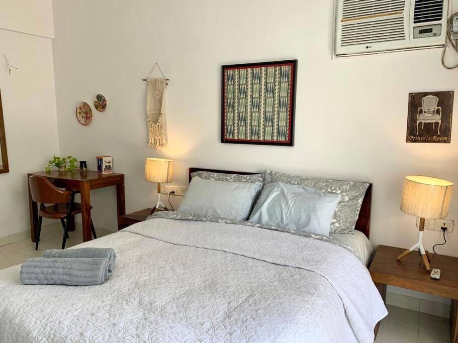 Little Hut 301, 27th Road, Khar West By Connekt Homes * Mumbai