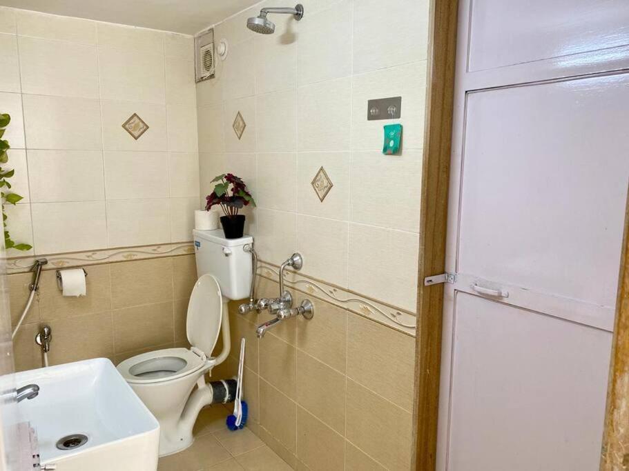 Apartment Little Hut 301, 27th Road, Khar West By Connekt Homes *