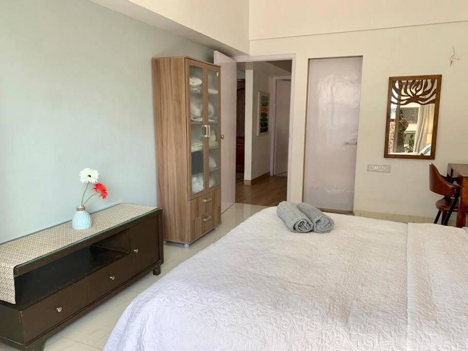 Little Hut 301, 27th Road, Khar West By Connekt Homes
