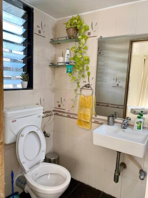 Little Hut 301, 27th Road, Khar West By Connekt Homes Mumbai