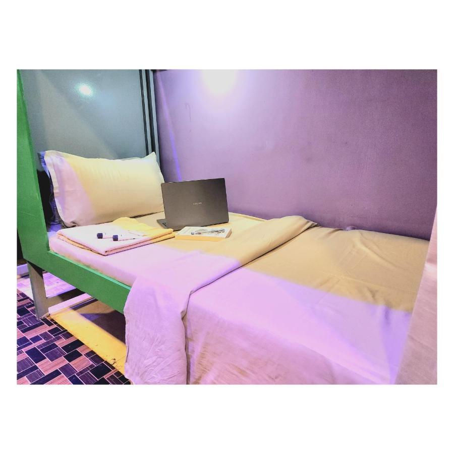 Golden Star Premium Lodge Mumbai