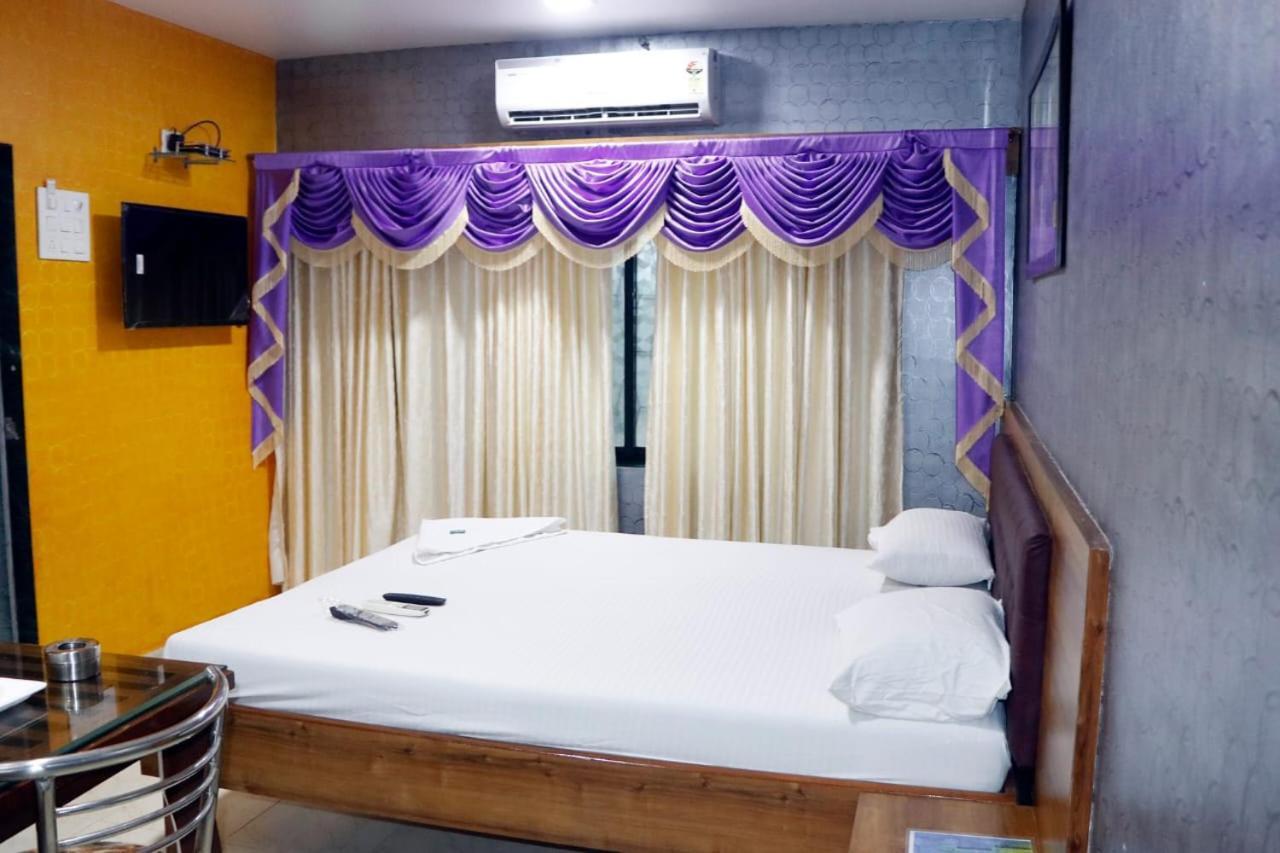 Hotel White Manori Malad West